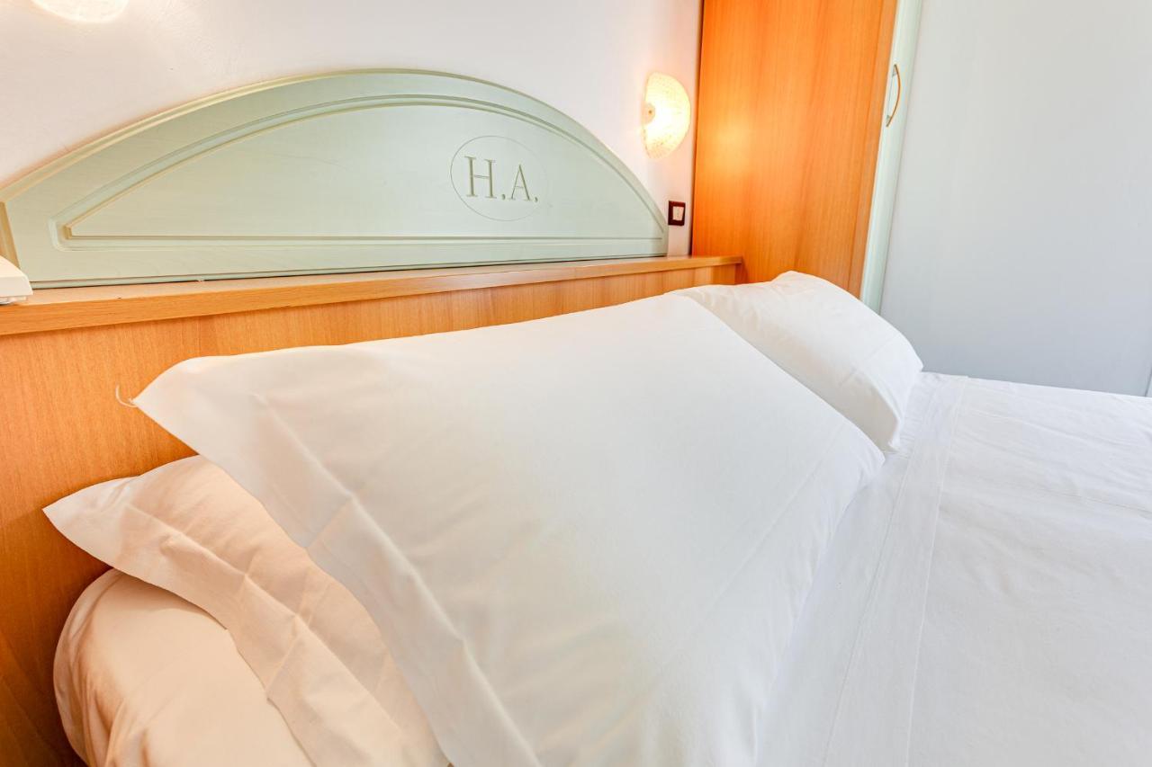 Augustus Hotel 3*